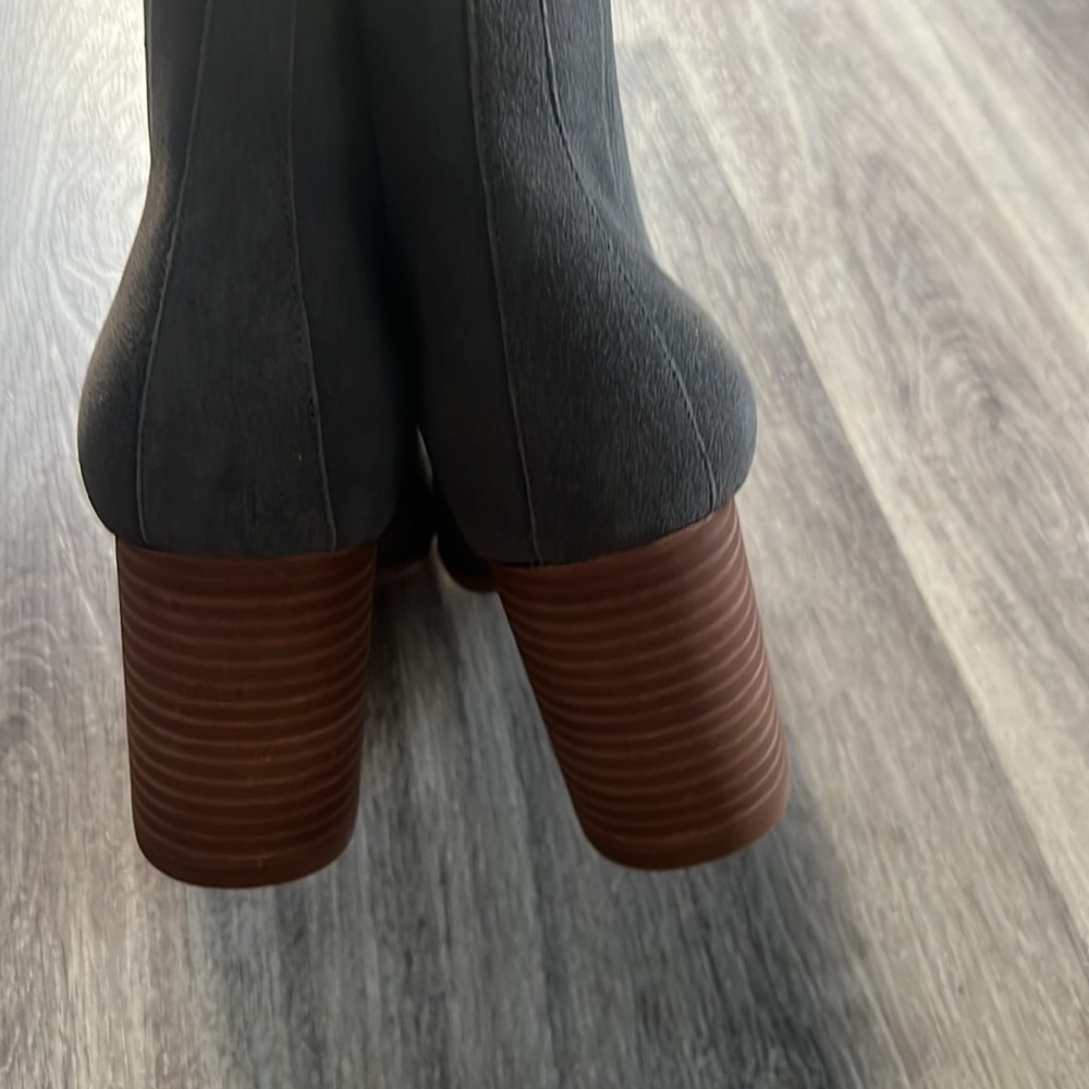 Violet Red Meghan Gray Ankle Boots Women’s Suede Heeled Booties Size 11 New - Picture 5 of 9